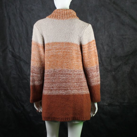 Betty Betty Sweater / Shawl - Picture 4 of 6